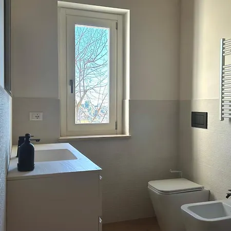 アパート Casale Ecru - Sirolo, Splendido Casale Con Giardino E Vista Mare シローロ