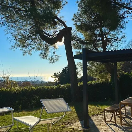 アパート Casale Ecru - Sirolo, Splendido Casale Con Giardino E Vista Mare シローロ